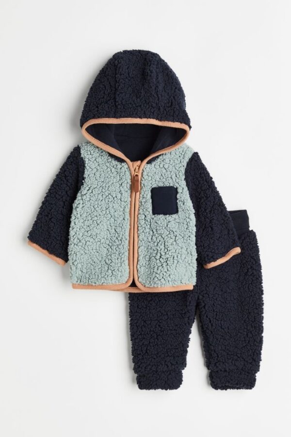H&M color black Fur set