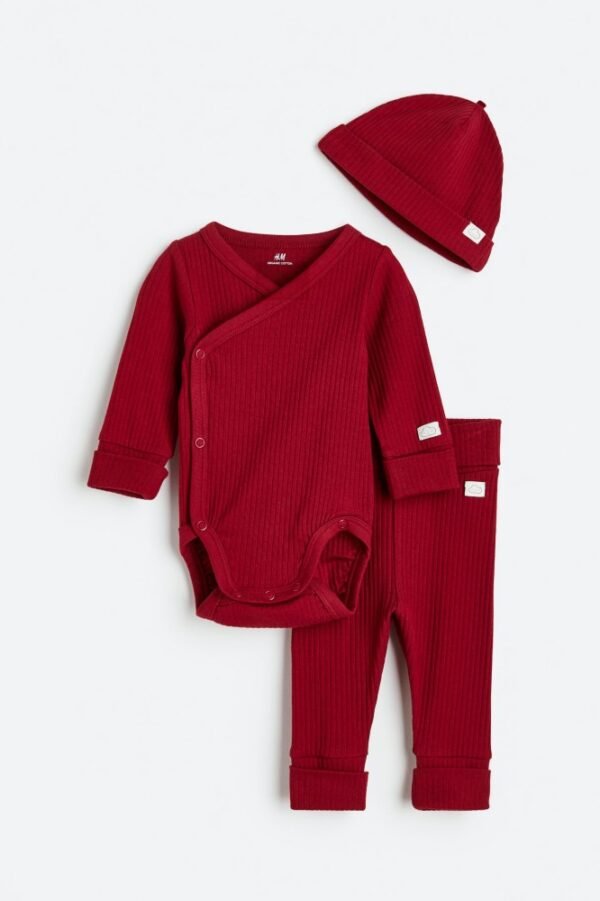 H&M Maroon ribbed set with Cap