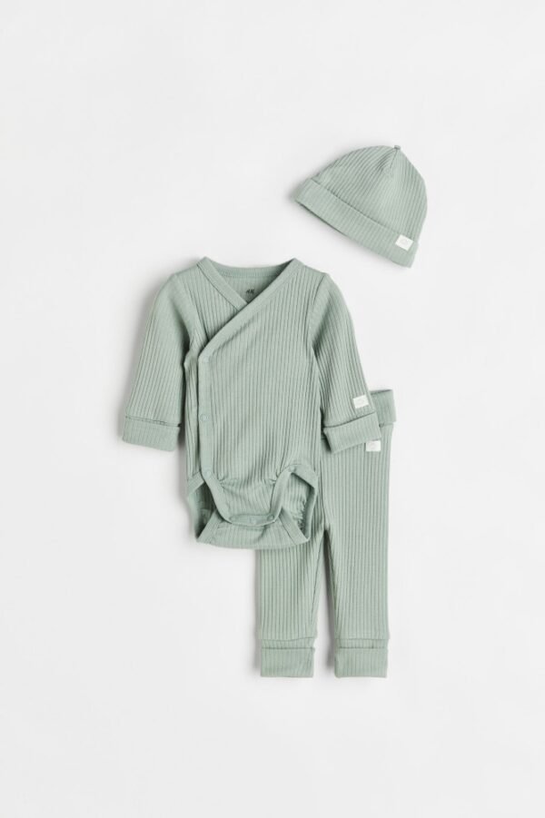 H&M Green ribbed set with Cap