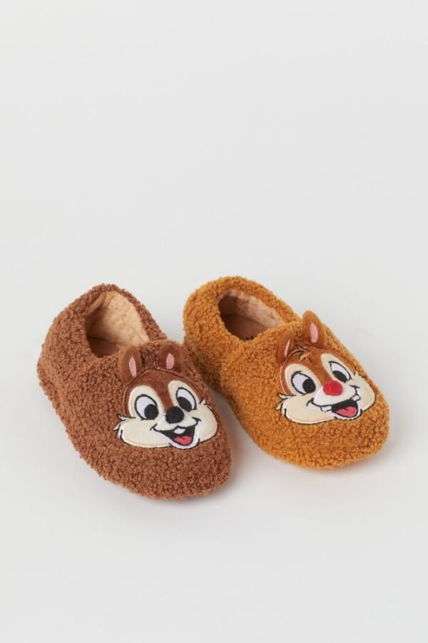 H&M chipmunks slip ons