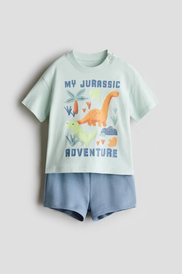 HM – 2-Piece T-Shirt and Shorts Set